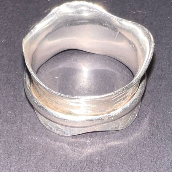 Accessories - Silver Wide Band Ring  Spinner